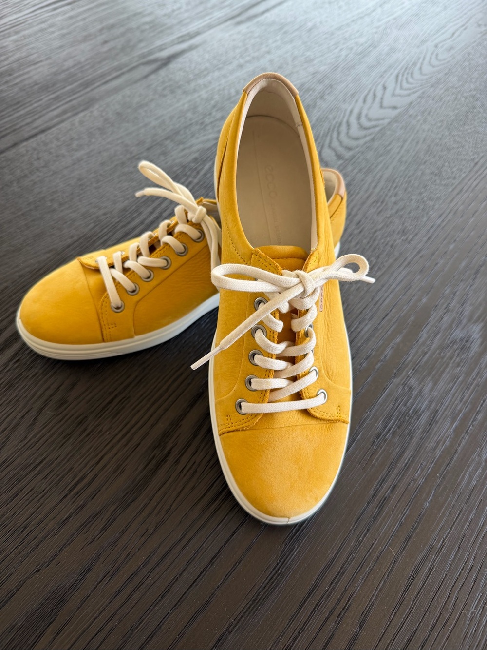 Ecco Women's Mustard Yellow Leather Lace-Up Sneakers